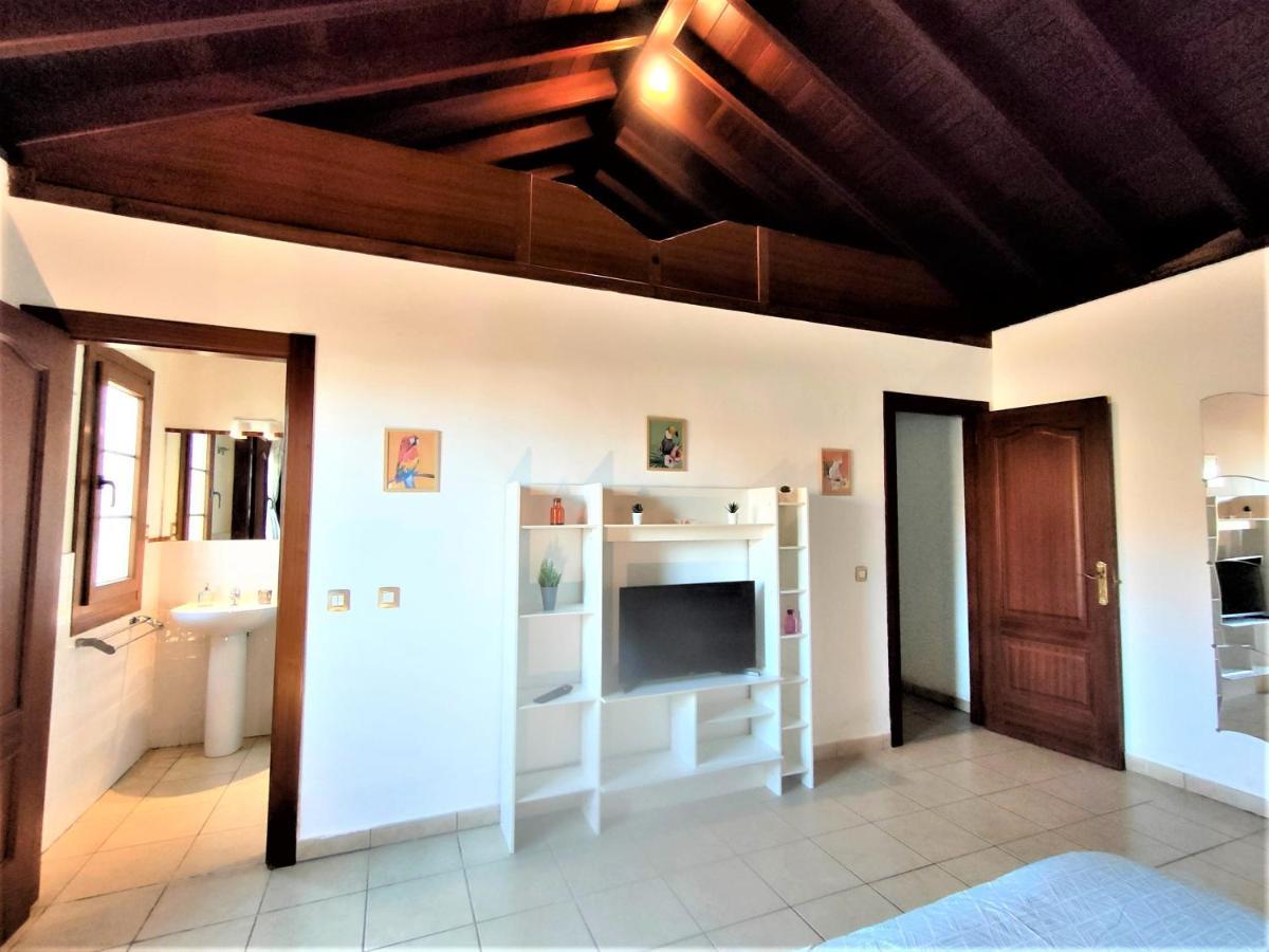 Iam Villaverde La Oliva Exterior photo